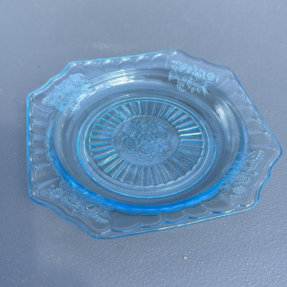 🎀Anchor Hocking Mayfair "Open Rose" Depression Ice blue 30s bread&butter plate